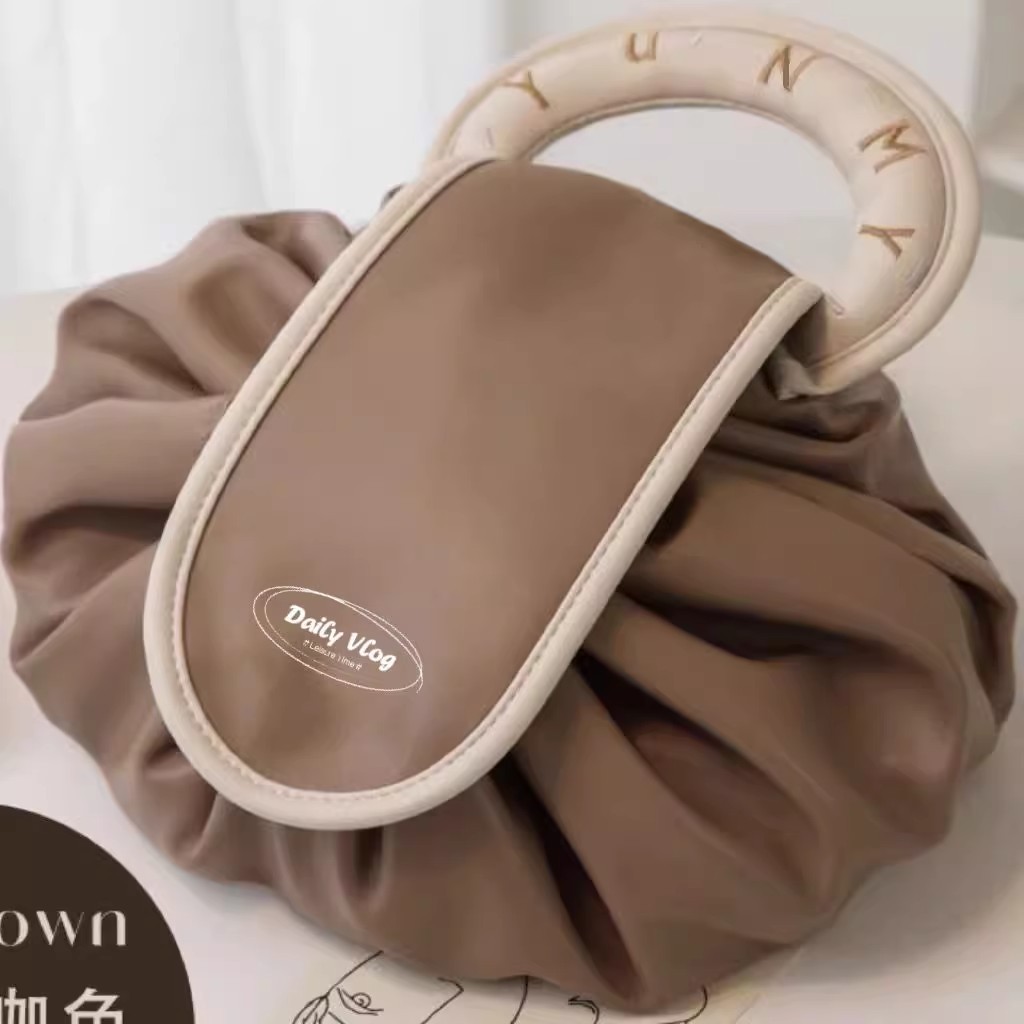 Tile Bag Drawstring - กระเป๋าเครื่องสำอางแบบสบายๆ สำหรับผู้หญิง รุ่นใหม่ปี 2024 กระเป๋าเก็บของเดินทางขนาดใหญ่ กระเป๋าเครื่องสำอางแบบมีเชือกผูก