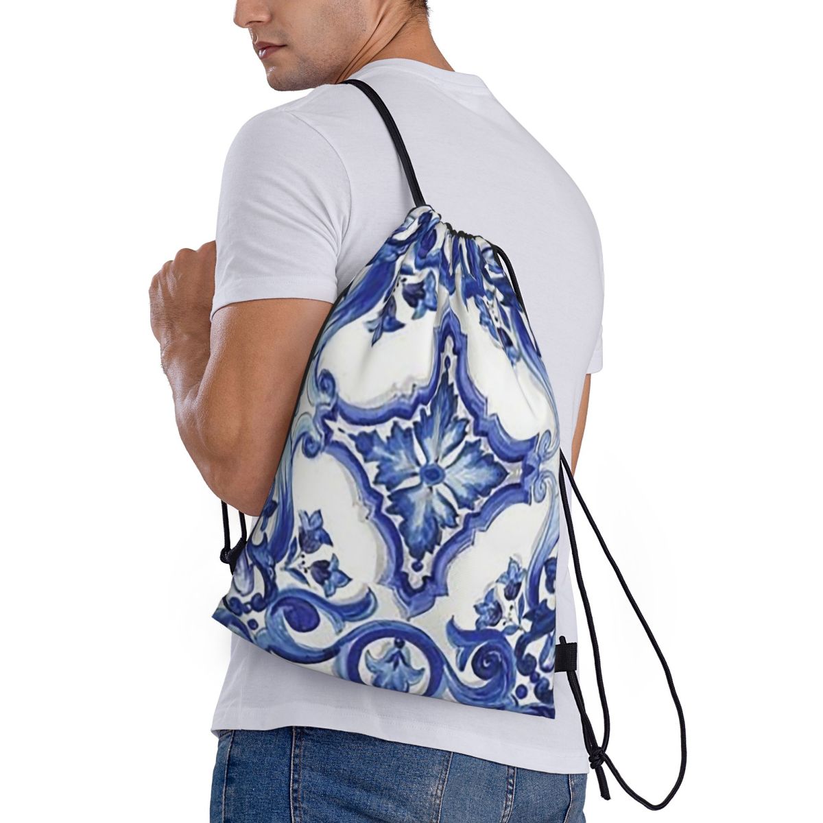 Tile Bag Drawstring - กระเป๋าเป้สะพายหลังลายดอกไม้สีฟ้าสไตล์เมดิเตอร์เรเนียนซิซิลี กระเป๋าแฟชั่นแบบมีเชือกผูก กระเป๋ากีฬา กระเป๋าใส่หนังสือ สำหรับผู้ชาย ผู้หญิง